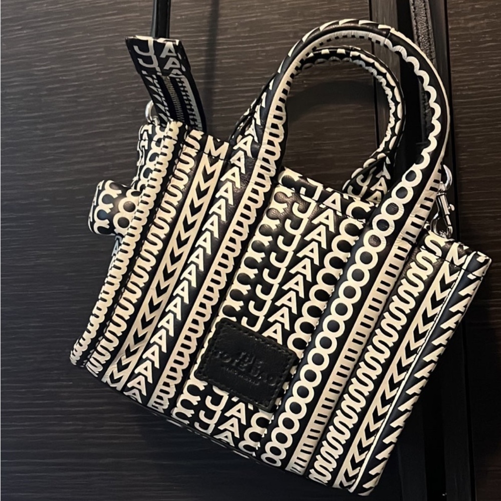 Marc Jacobs micro tote bag in monogram leather